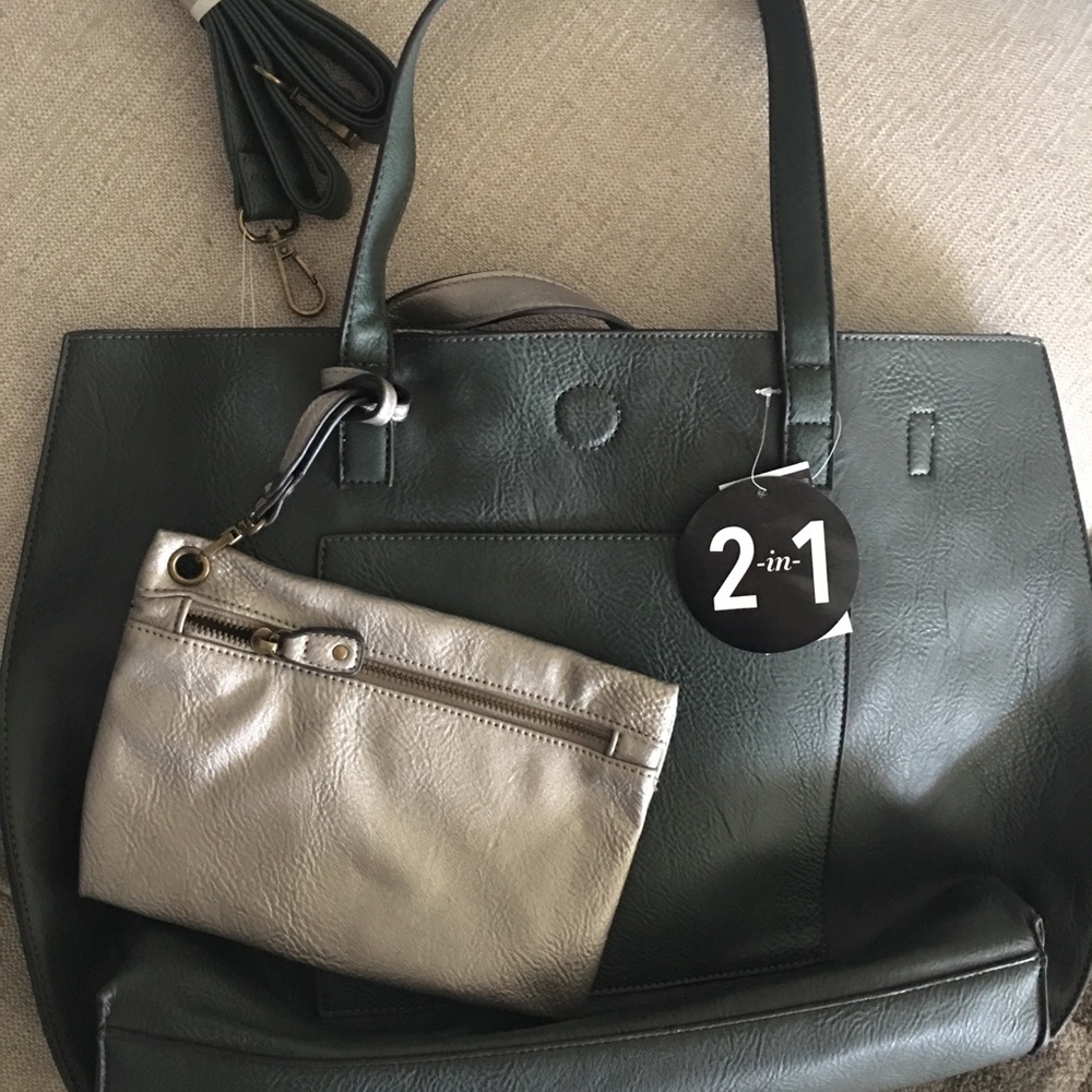 NWT 2 for 1 Reversible Bag w pouch